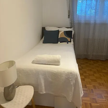 Kami Quarto em Acomodações Particulares Lausana